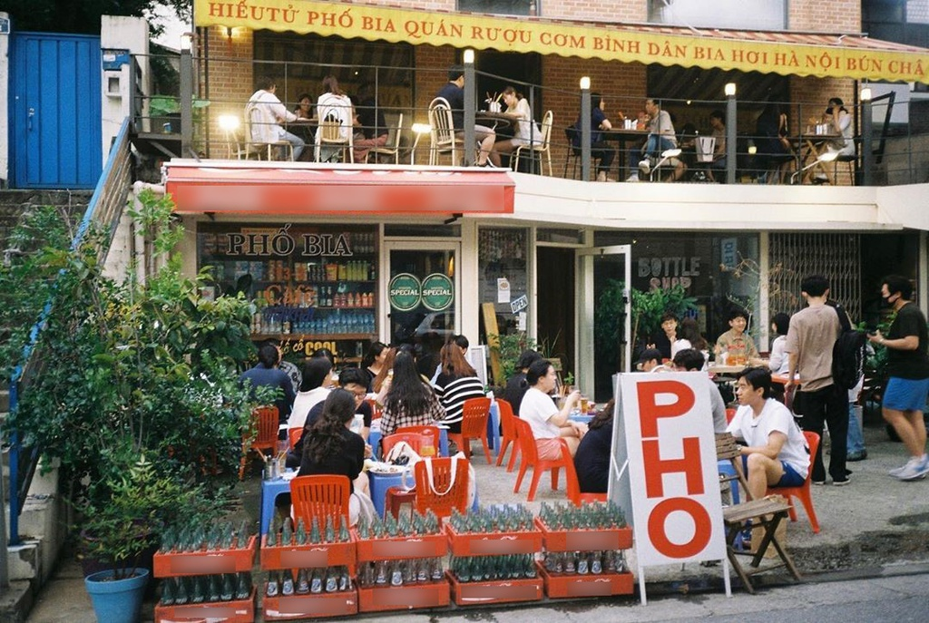 vietnamese street styled eatery preferred in south korea